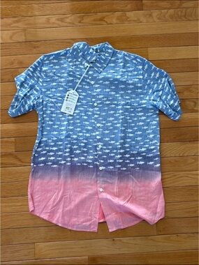 The Endless Summer Short
Sleeve Button Down Shirt men's small